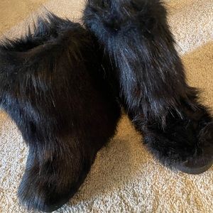 Black Fur winter boots